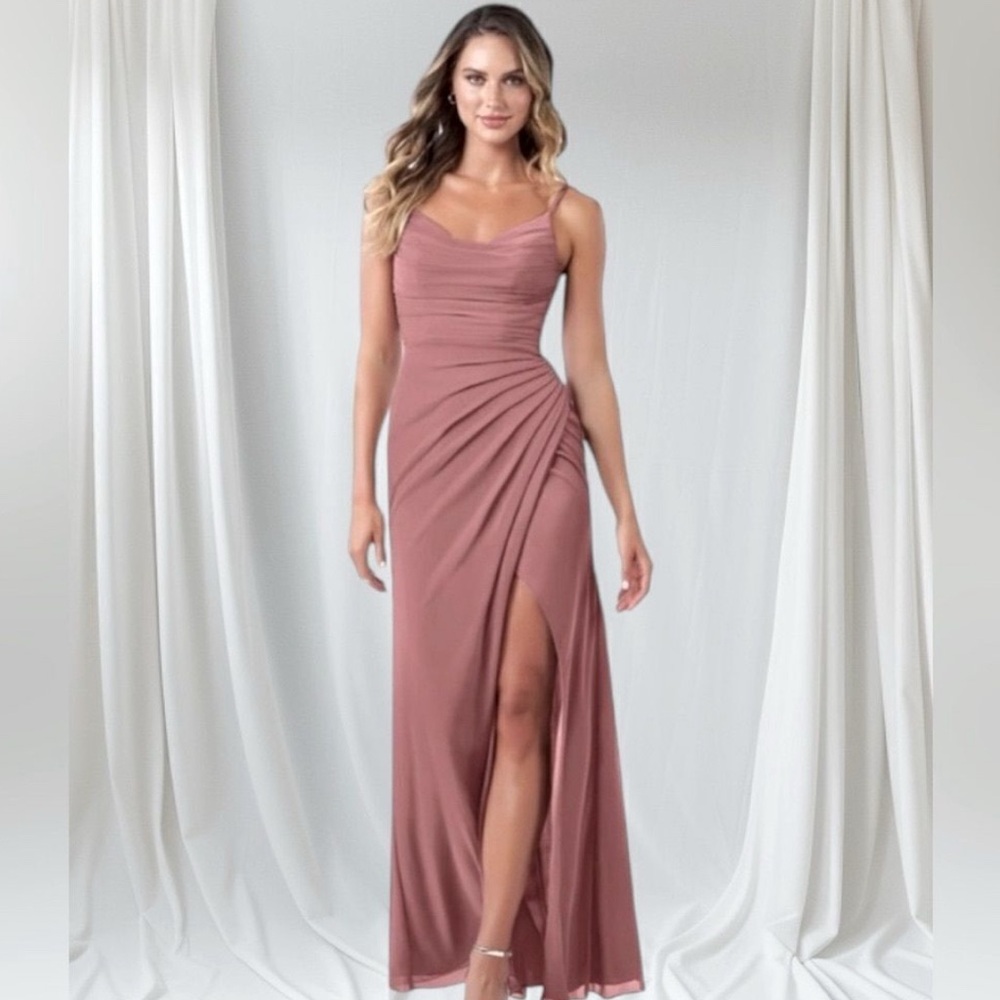 AZAZIE Dress Bridesmaid Deandra
Pleated Flattering Slit Dusty Rose Size 2